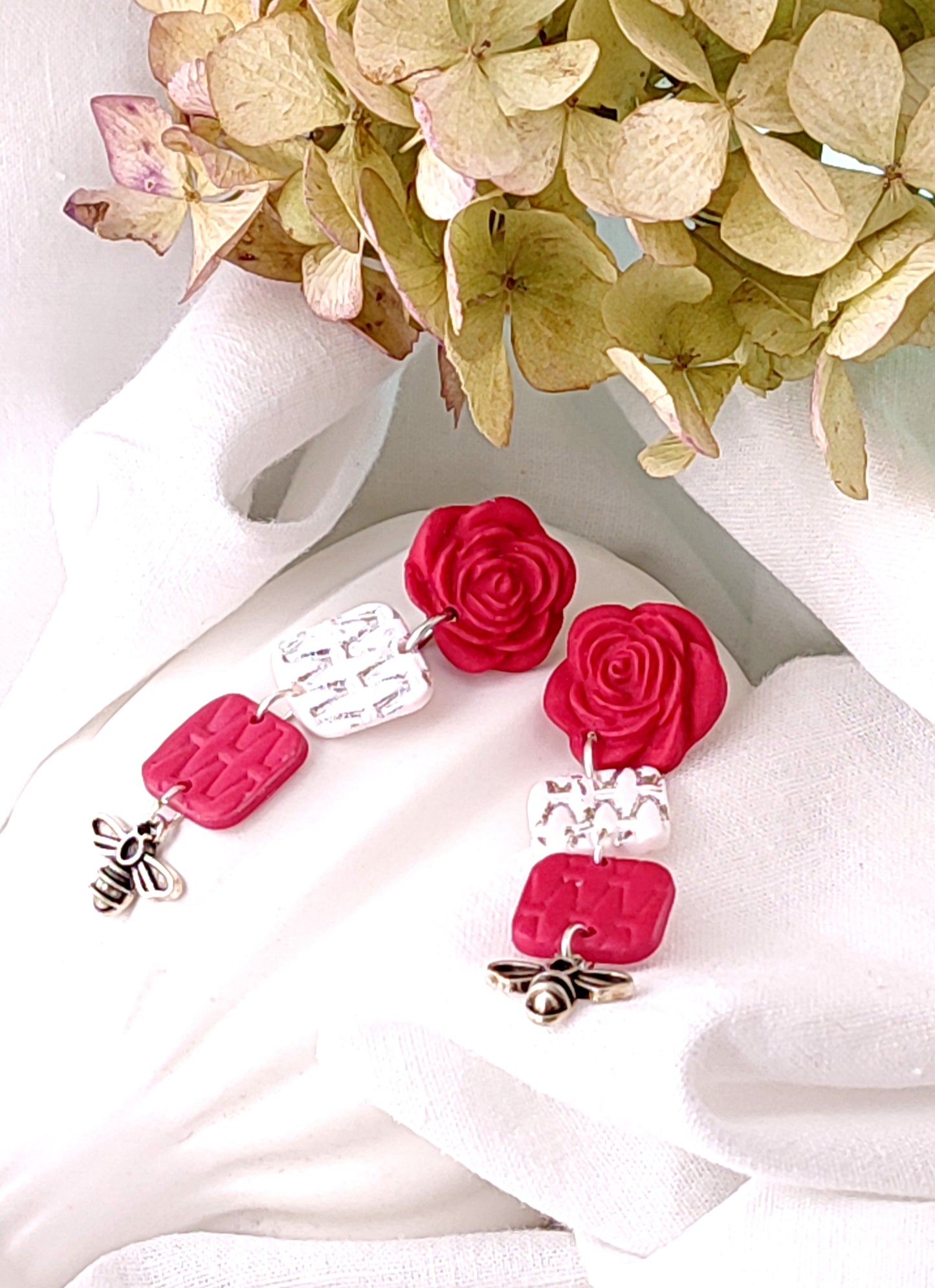 Rose Dangle Bee
